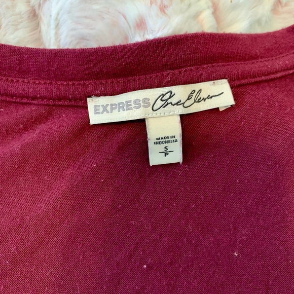 Maroon Express One-Eleven v neck tee - Picture 4 of 9